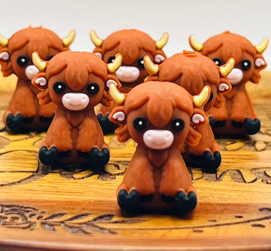 Caitlyn the Highland Cow 3D Silicone Bead